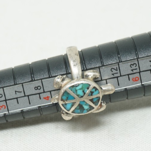 Vintage 925 Sterling Silver Turquoise Chip Turtle Ring size 5 Adjustable