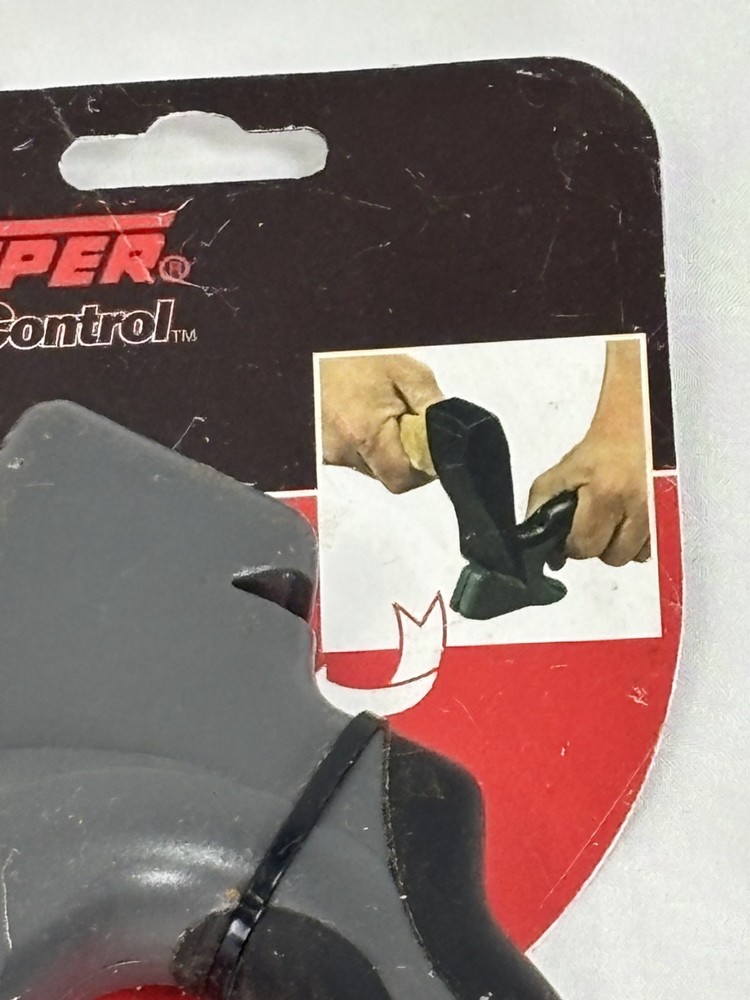 True Temper Axe Sharpener. (bin #17)