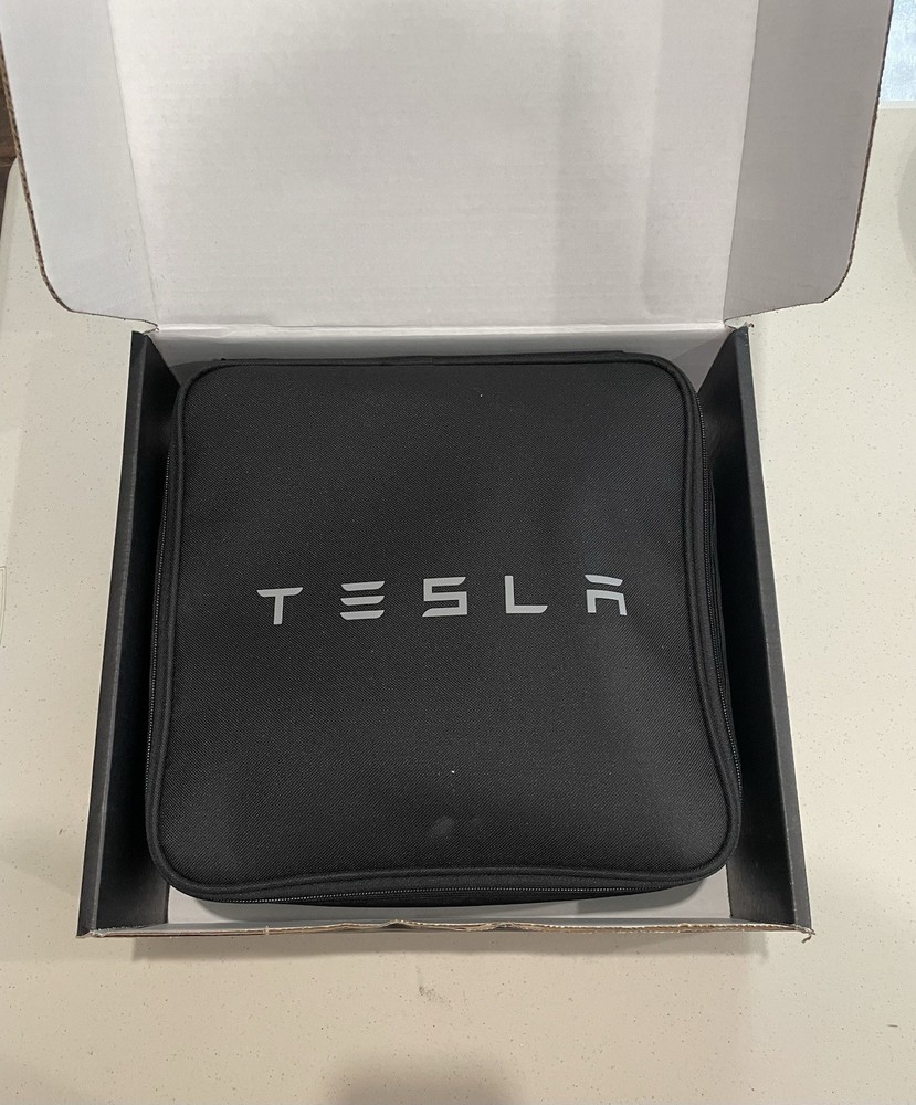 Tesla Mobile Charger