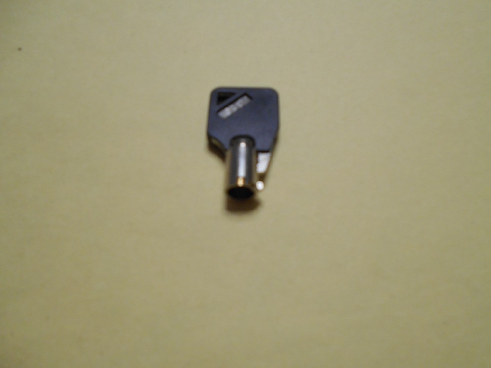 *UNKNOWN BRAND TOOL BOX LOCK KEY 041 FREE SHIPPING