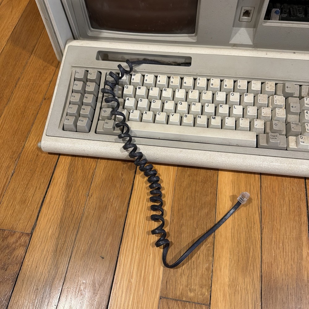Vintage IBM 5155 PC Convertible Portable Computer NO CORDS UNTESTED(READ!)