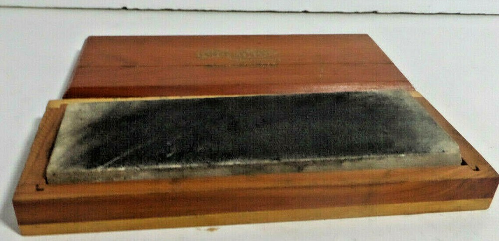Halls Arkansas Pro-edge sharpening stone wood case