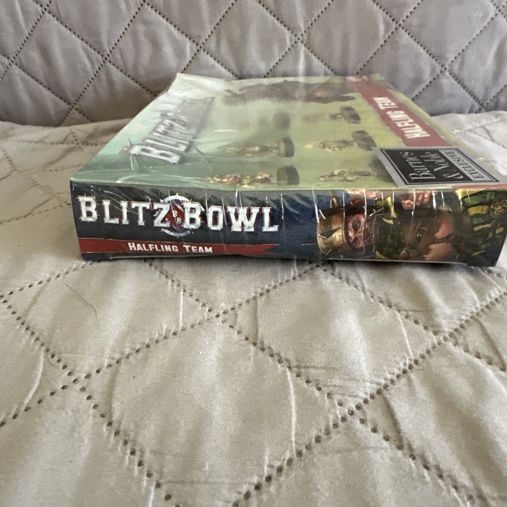 WARHAMMER BLITZ BOWL Halfing Team B&N Exclusive NIB Figures