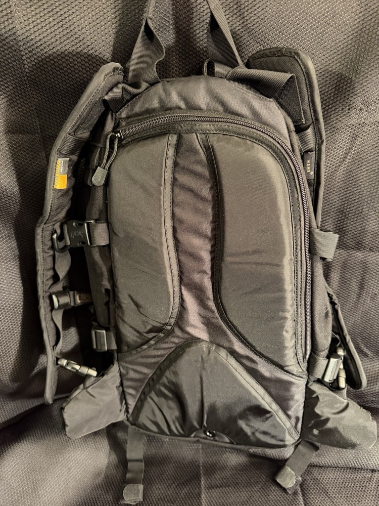 CAMELBAK Maximum Gear Hydration Backpack | Black | Padded Straps | Stowable Belt