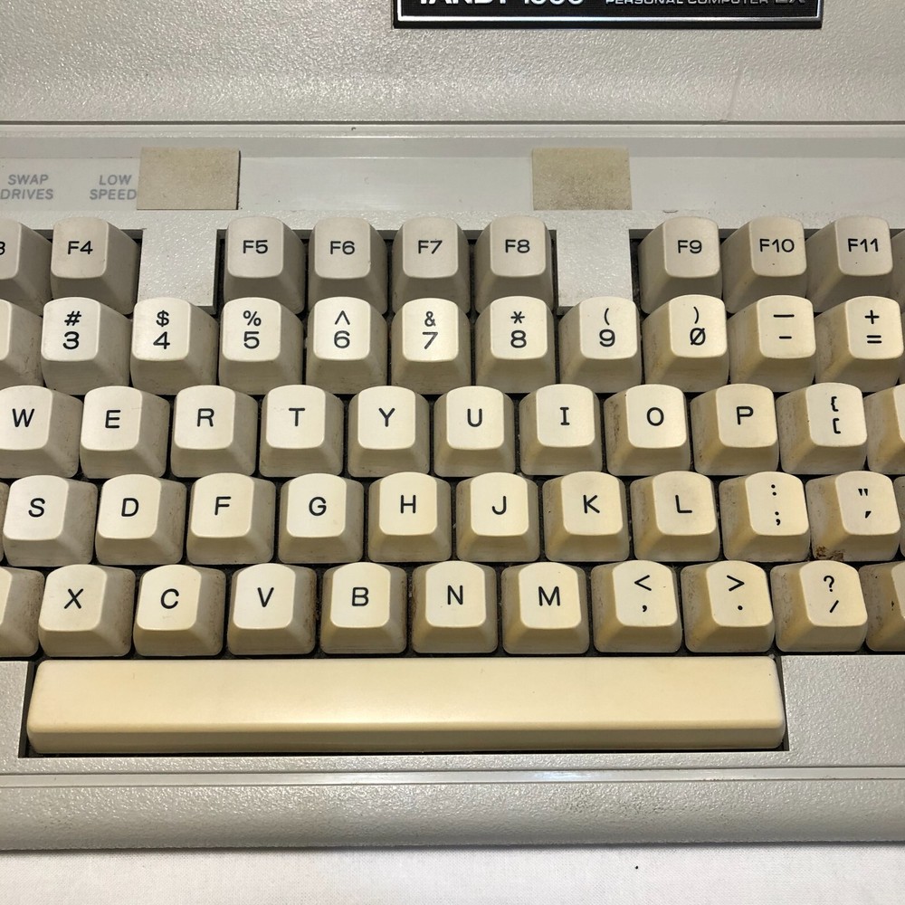 Tandy 1000 EX 25-1050B Personal Computer Clean - Powers On UNTESTED, PARTS ONLY