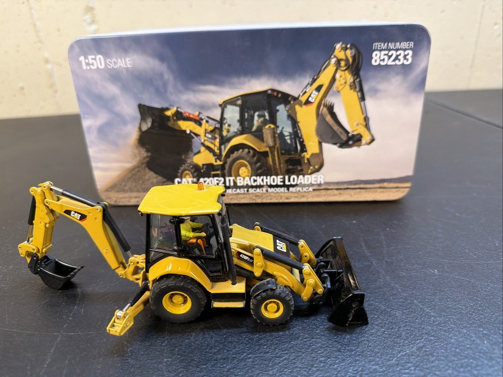 Diecast Masters 1:50 420F2 Backhoe Loader & Tin CLEAN