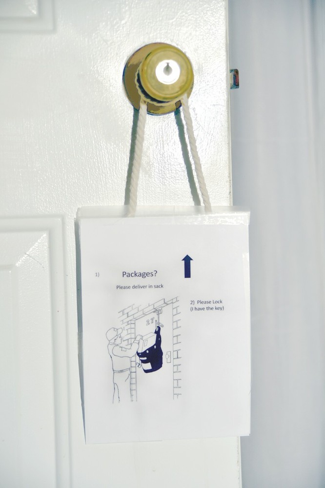   Parcel box package box drop box locking mailbox parcel vault parcel safe door