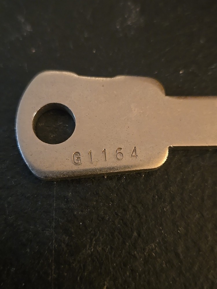 GREENWALD SENTINEL KEY CODED G1164 (3D5)