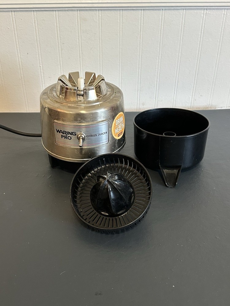 Waring Kitchen Classics Citrus Juicer - Chrome Model 11JC52 - Breakfast