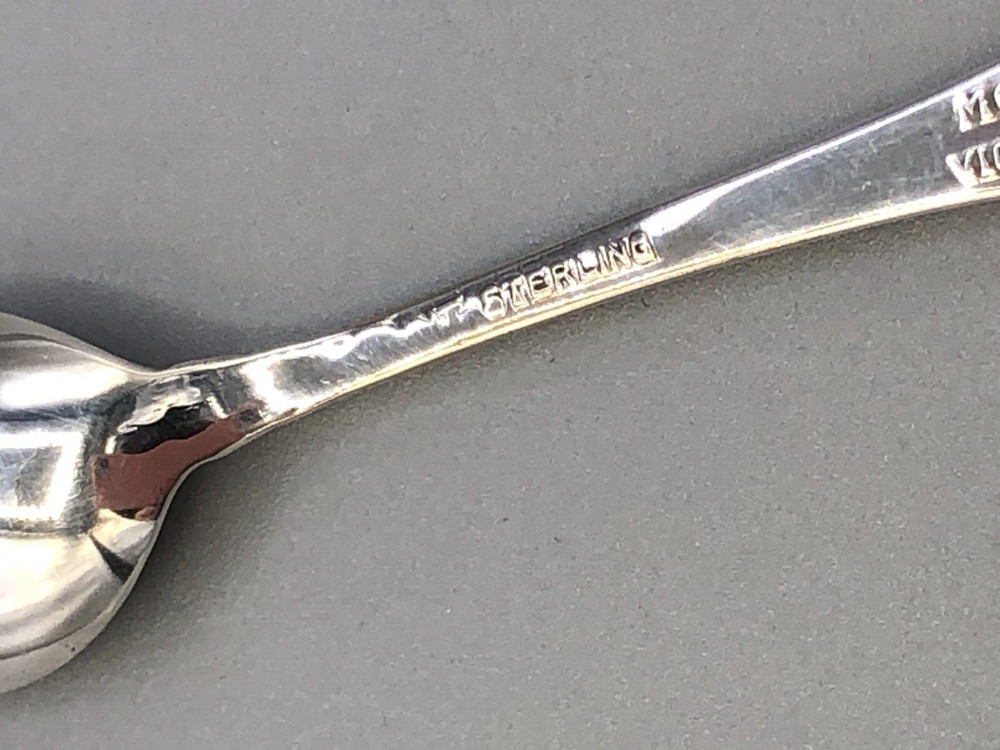 Modern Victorian by Lunt Sterling Silver Salt Spoon 2.5"