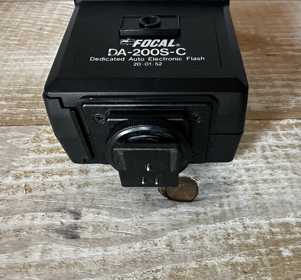 Focal DA-200S-C Dedicated Automatic Flash 20-01-52 camera flash