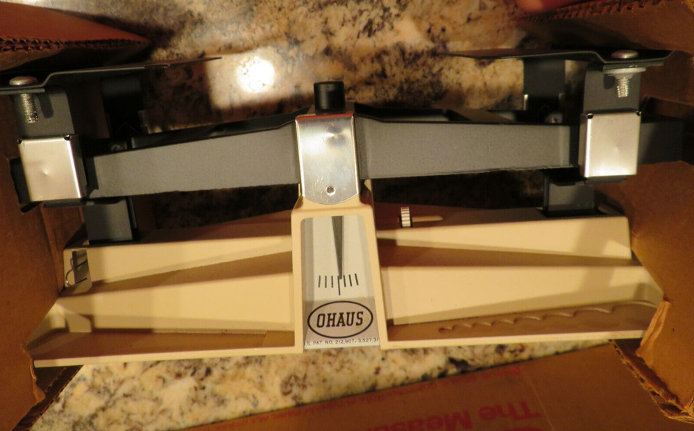 OHAUS SCHOOL BALANCE SCALE MODEL 1200-00 Circa 1976