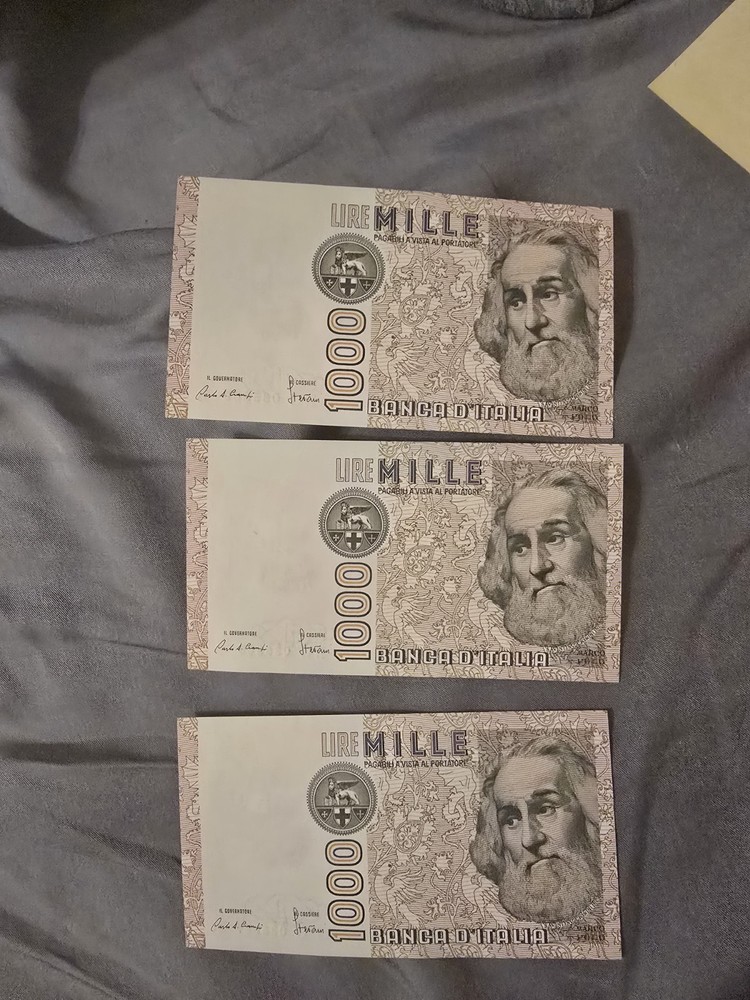 1000 Italian Lire, 3 Crisp Sequential banknotes -1982