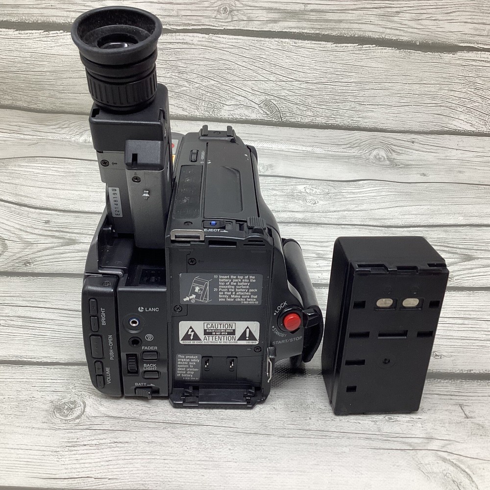 Sony Handycam Vision CCD-TRV32 Untested