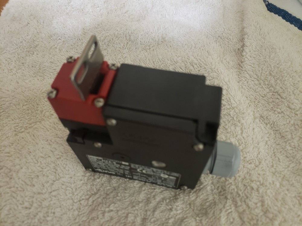 Omron Safety Door Switch D4NL-4CFA-B