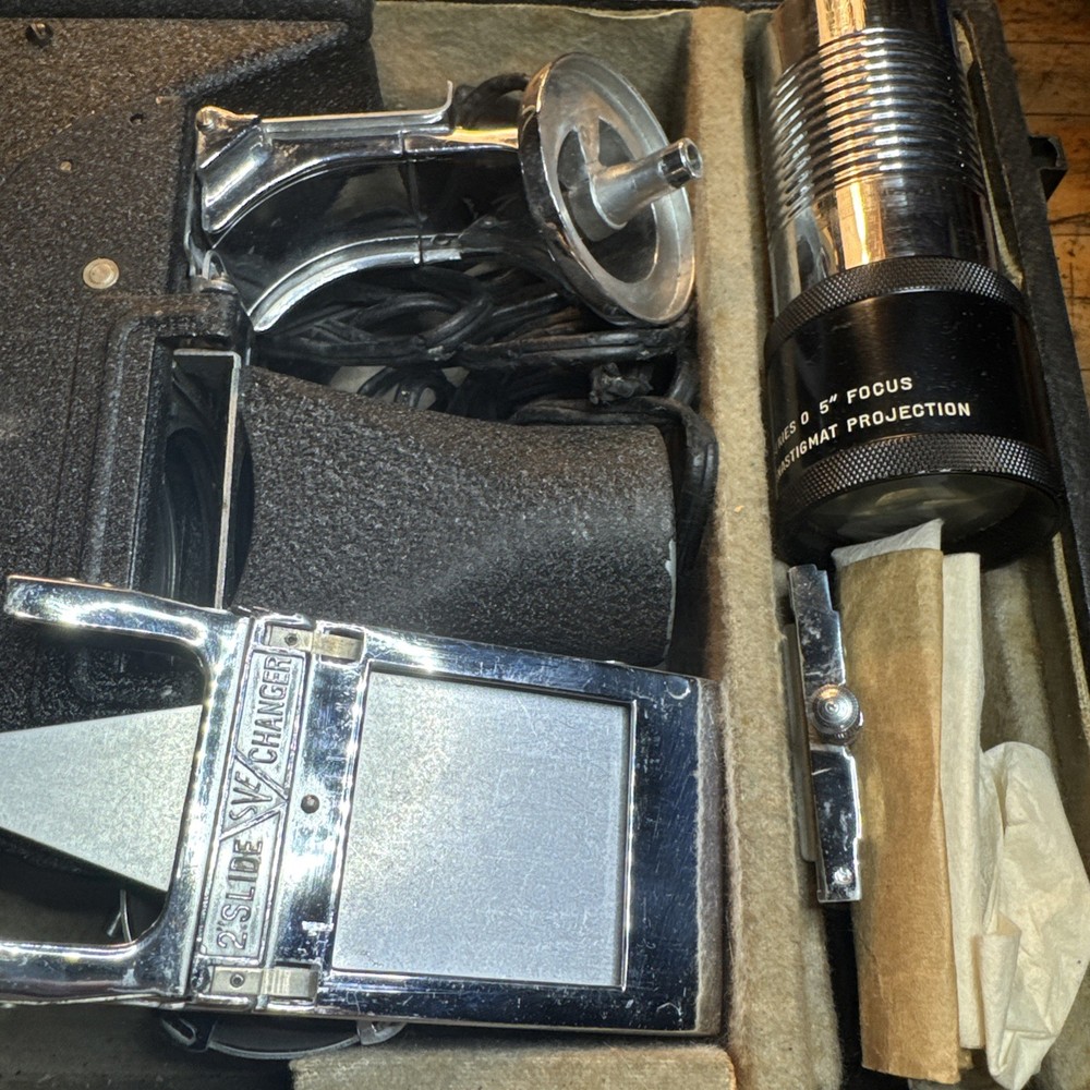 💎 1940s SVE Tri-Purpose Projector Model AAA #84380 W/Original Case 💎 Untested