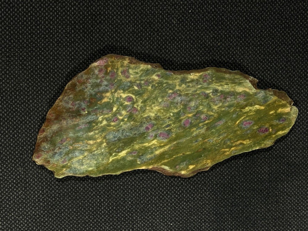 Ruby in Fuchsite 133 g India, beautiful, saturated ruby, see details below