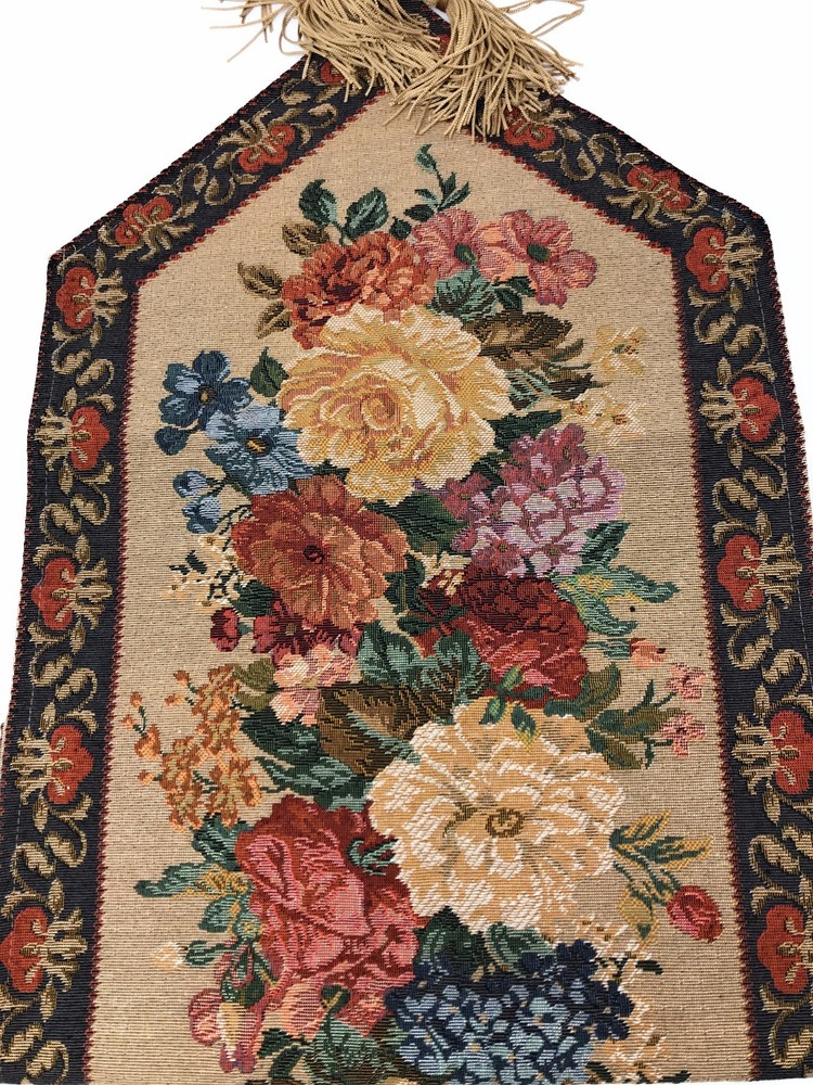 DaDa Bedding Romantic Elegant Spring Floral Beige Tapestry Dining Table Runners