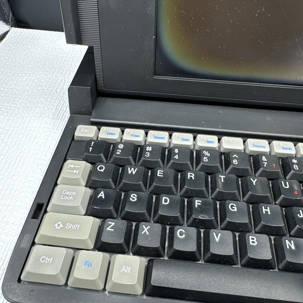 Vintage GRiD Model 1755 Laptop Computer No Power Supply Untested Bad Display