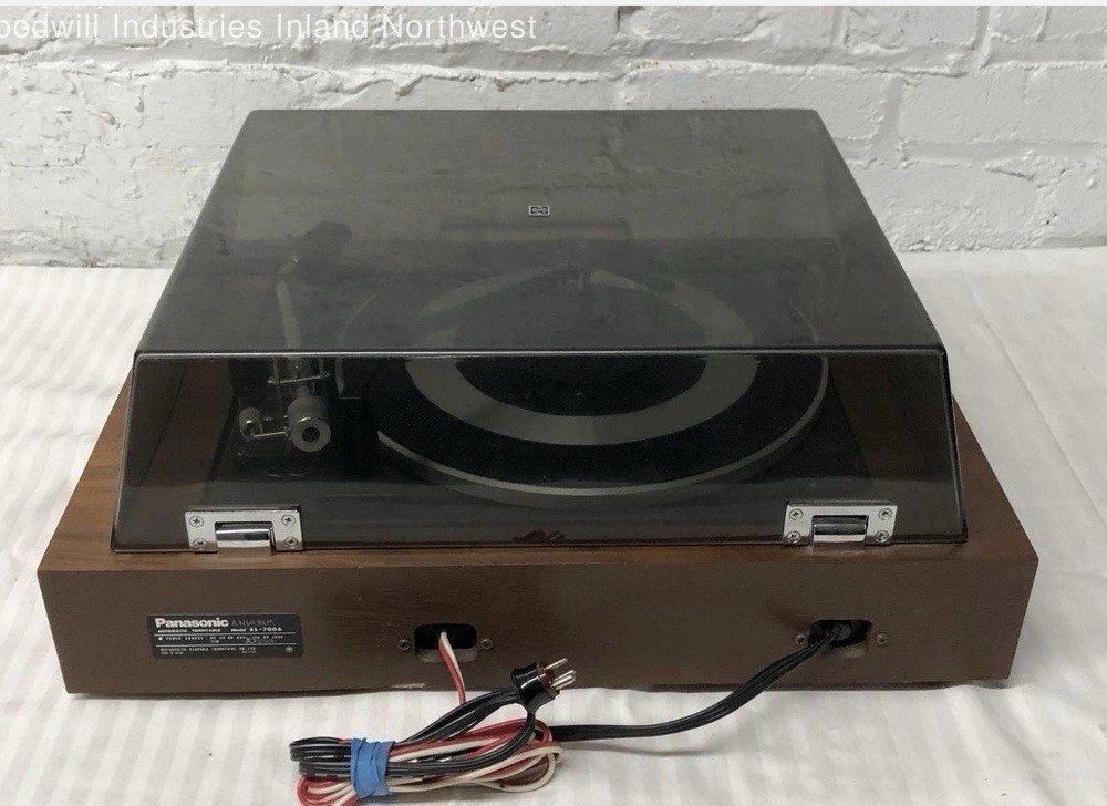 Panasonic SL-700 A-PARTS ONLY- Not Tested