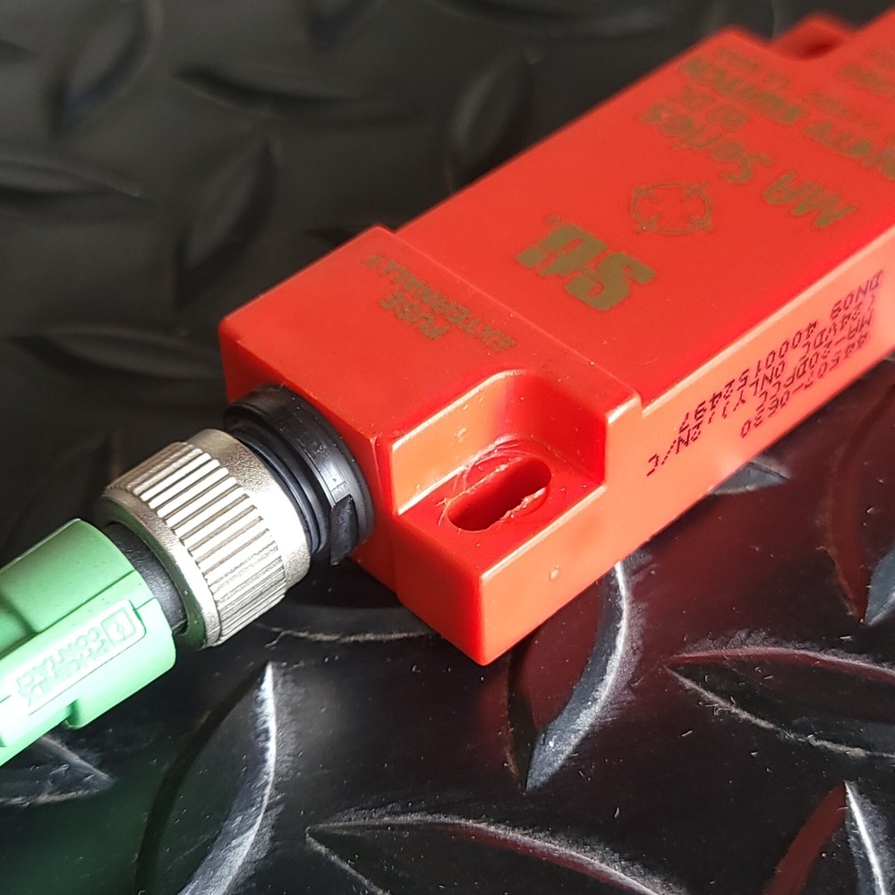 STI - MA-20DPCC - MA Series - Magnetically Actuated Safety Interlock Switch