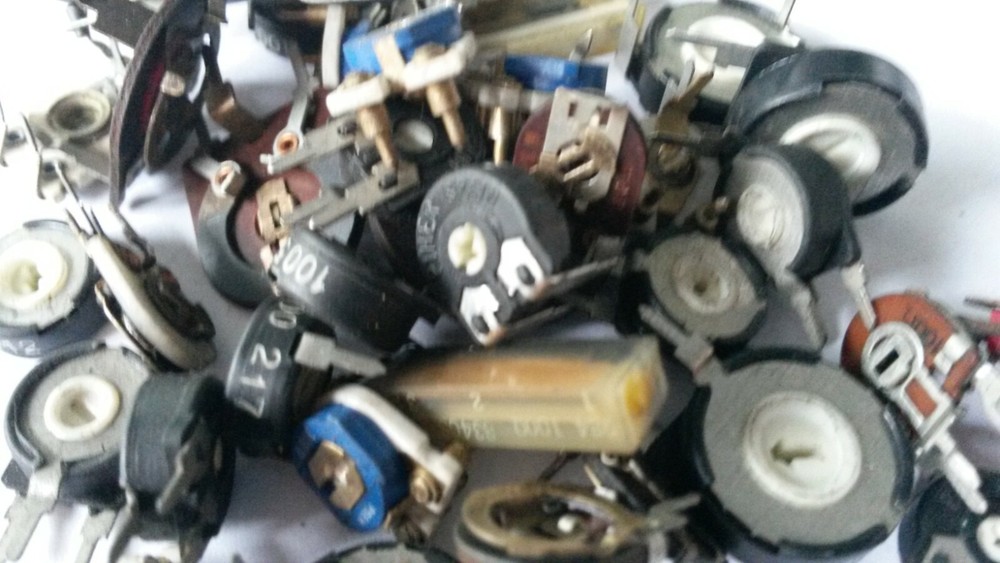 20x RESISTOR TRIMMER 0-1000OHM from 5mm GRID SET with different models