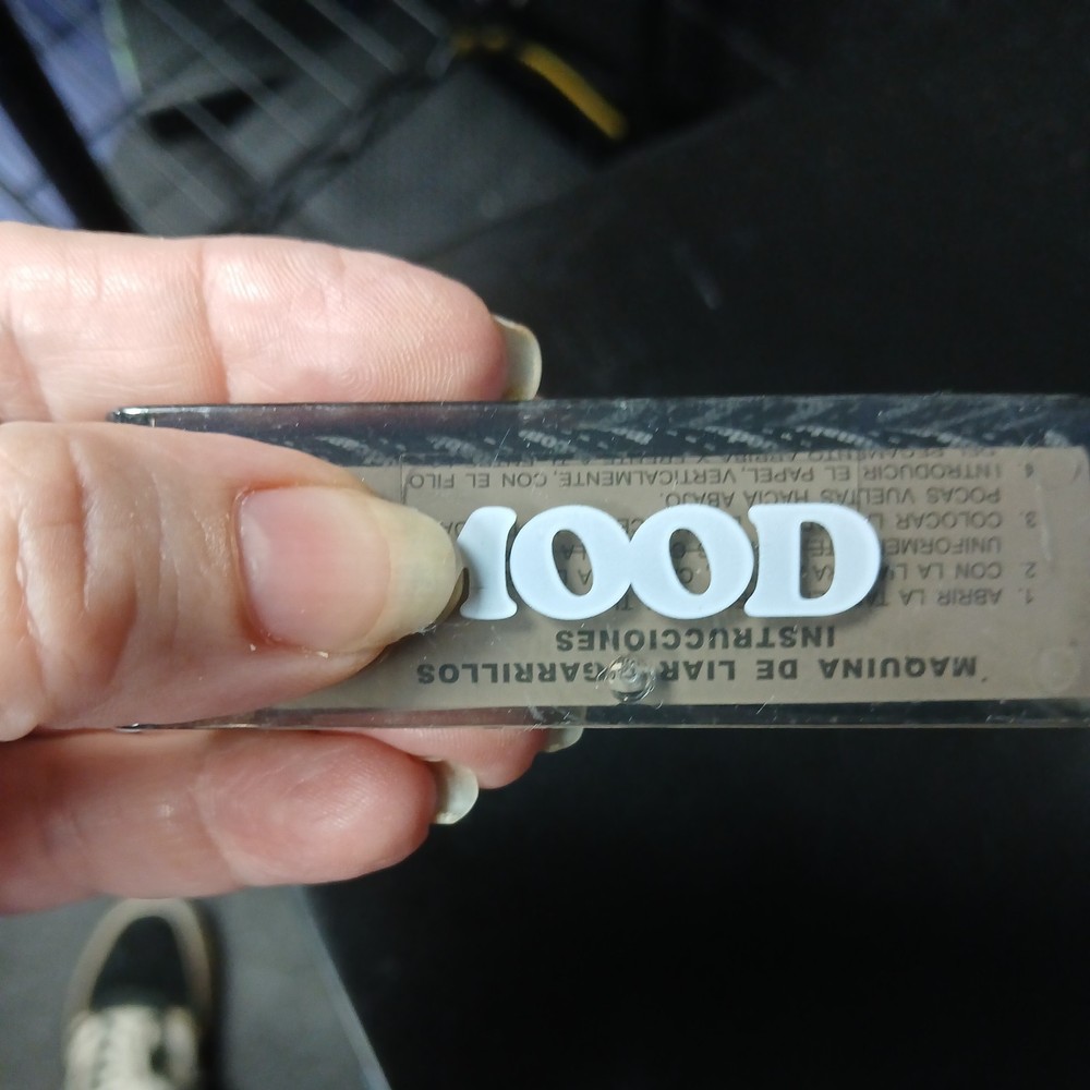 MOOD Hemp Plastic Cigarette Rolling Machine w/ instructions in English & Spanish