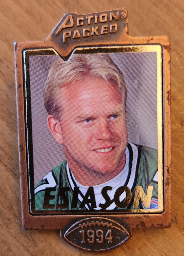 1994 Action Packed Pin - Boomer Esiason- Bengals
