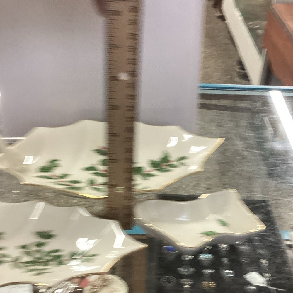 Lenox Holly Leaf Dish Set with Gold Trim