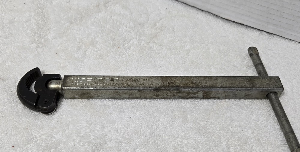 Ridgid Basin Pipe Wrench Telescoping Expandable