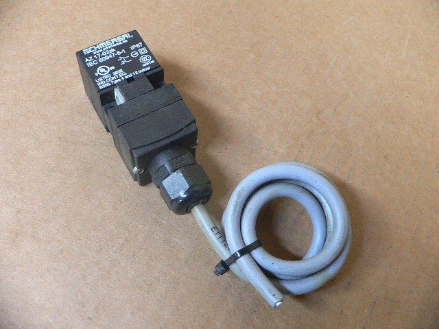 Schmersal Az 17-02Zk Intelock Safety Switch W/Cable
