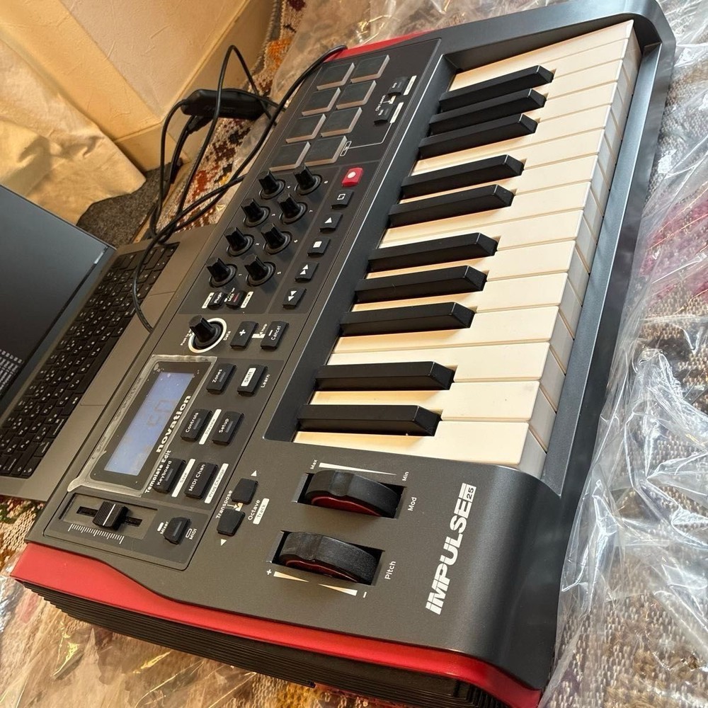 Novation Impulse 25 MIDI Keyboard Controller 25-Key USB DAW Pad Japan Tested