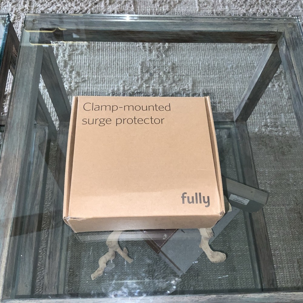 Fully Clamp-Mounted Surge Protector