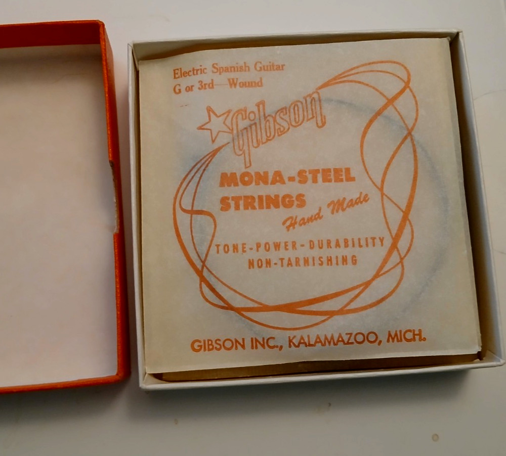 Vintage Gibson Guitar String Box w/ Strings Case Candy Display Collect