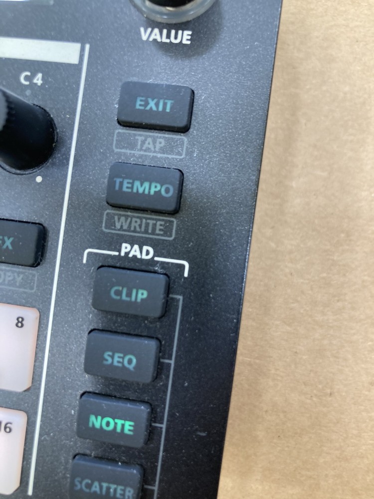 ROLAND GROOVEBOX MC-101 FULLY TESTED GREAT CONDITION-USED!!!!