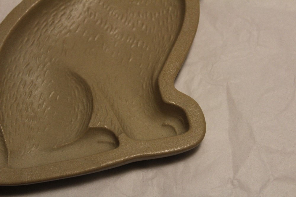Easter Rabbit Bunny Wilton 1997 Cookie Mold ~6.5" L