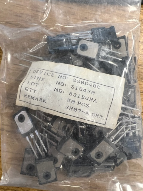 S30D40C Mospec DUAL SCHOTTKY BARRIER RECTIFIER