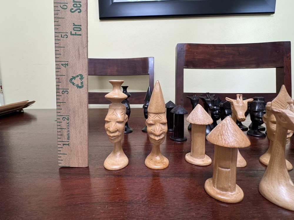 30 PIECE HAND CARVED EBONY CHESS SET PIECES