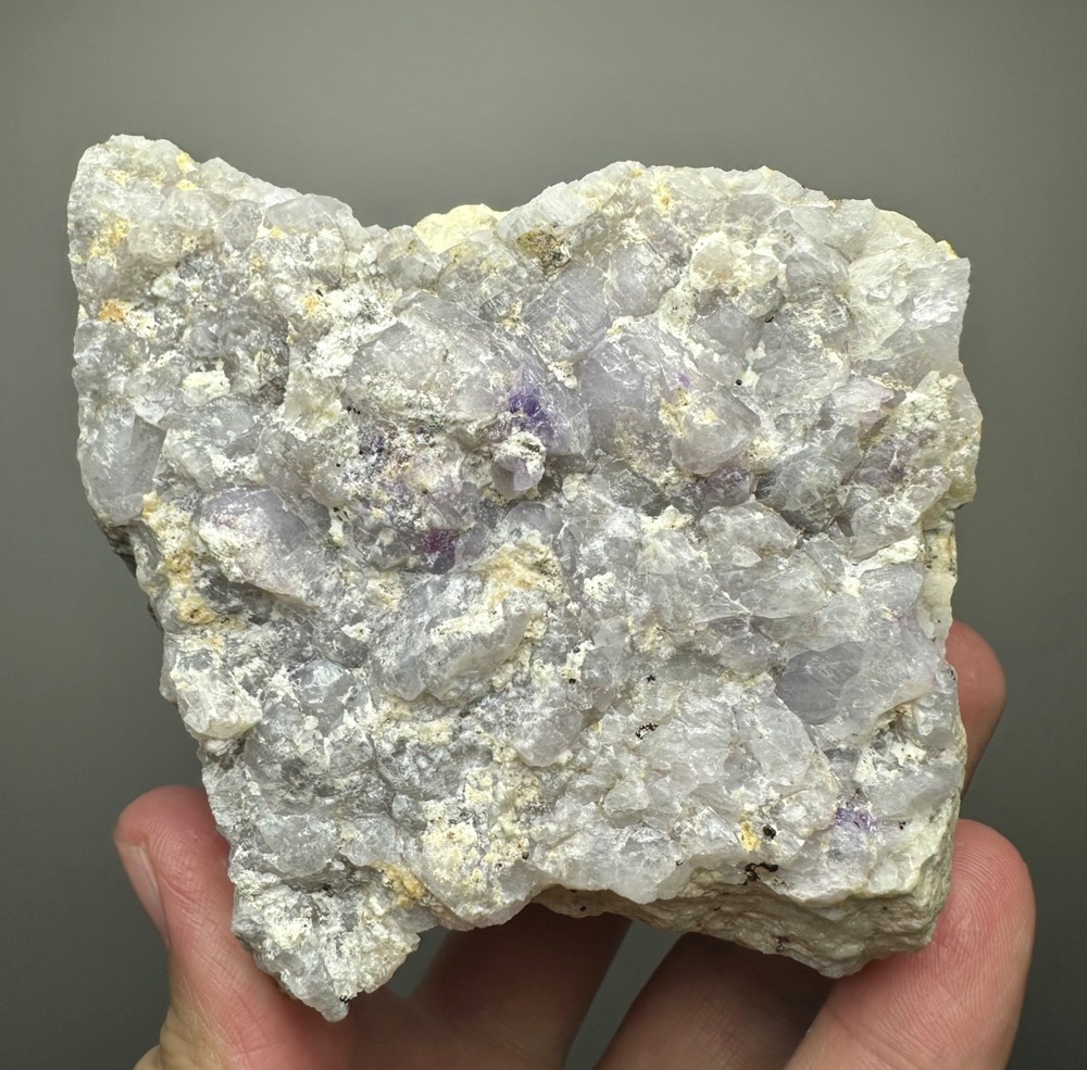 719 Gr. Fluorescent Strong Persistent Phosphorescent Hackmanite, Phlogopite, Mtr