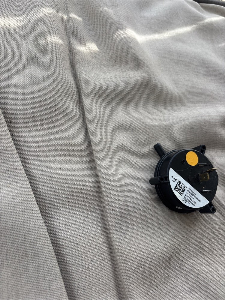 Goodman 0130F00000 Air Pressure Switch