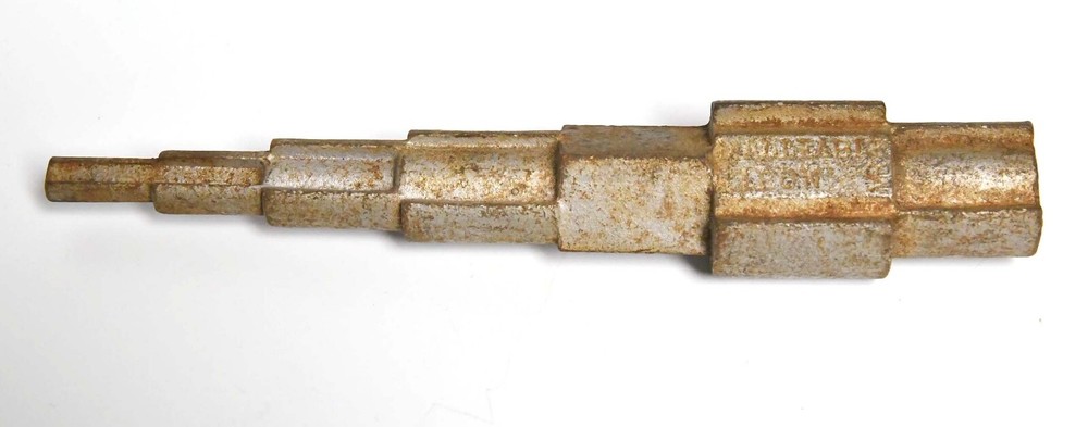 VINTAGE INDUSTRIAL NIPPLE WRENCH PIPE TOOL