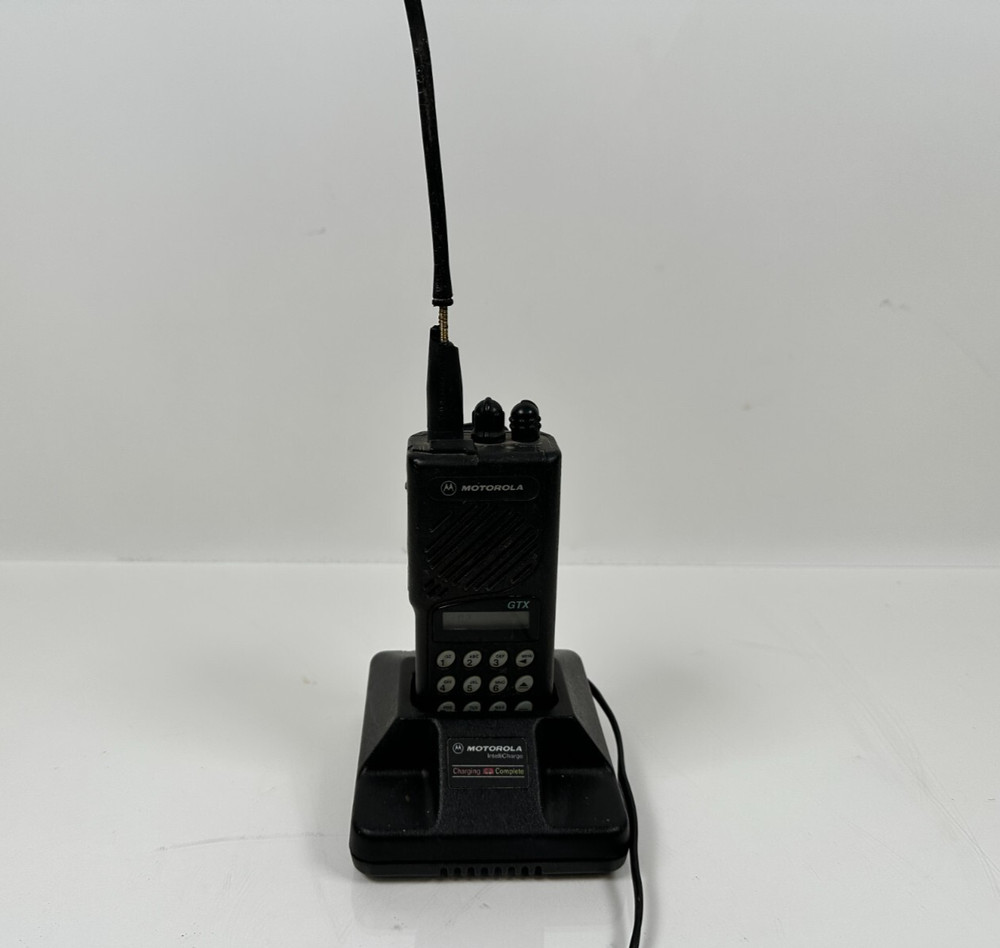 Motorola GTX 900 MHz W/ Charging Dock