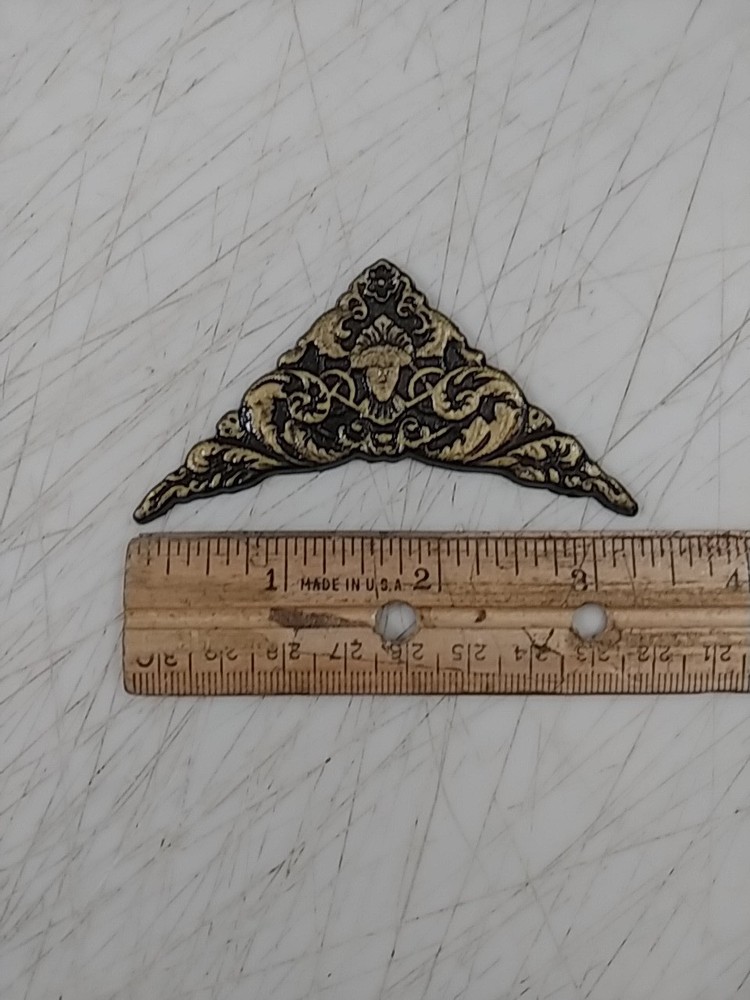 4 CLOCK / FURNITURE REPLACEMENT DECORATIONS