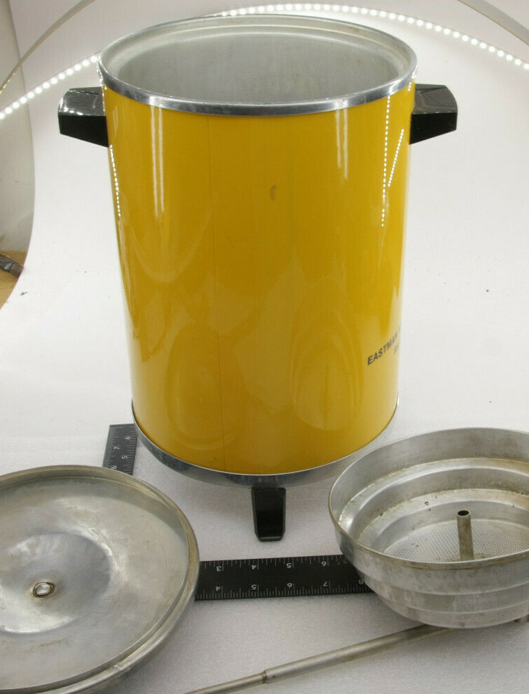 West Bend 30-Cup Coffee Percolator in Kodak Developer Wrap 2Mug Needs Power USED
