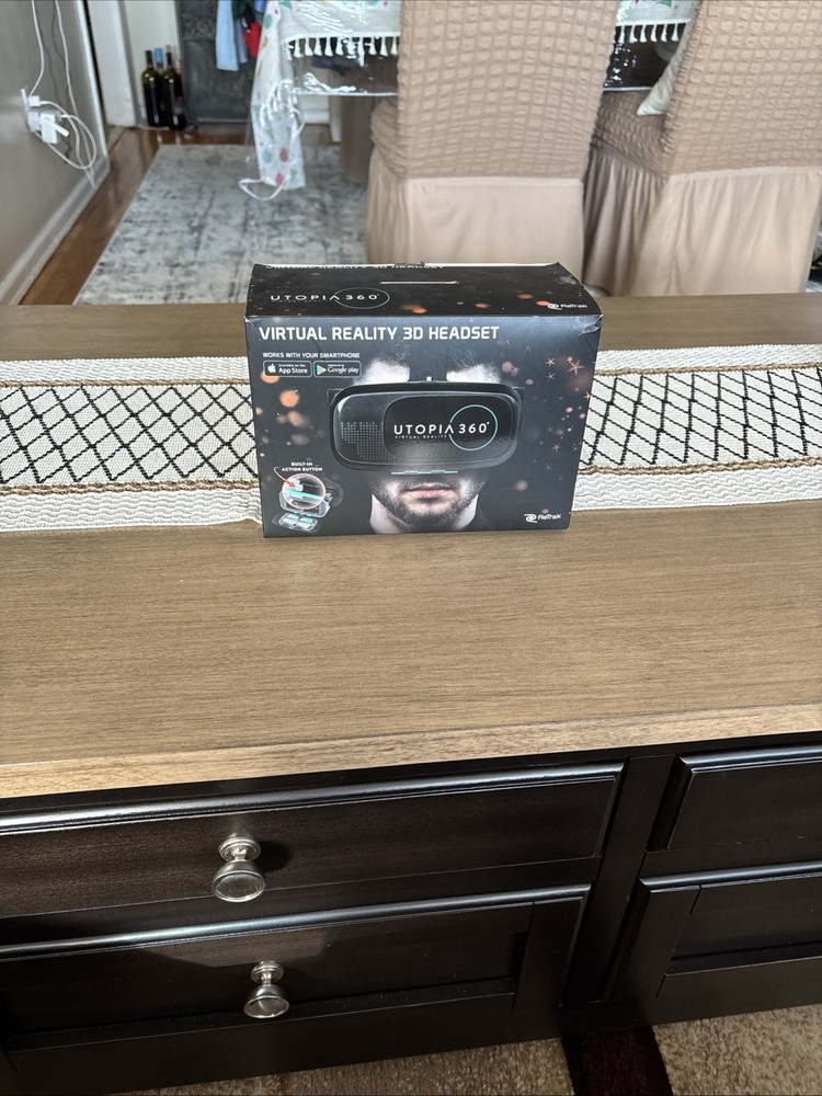 Utopia 360 Virtual Reality 3D Headset + Bluetooth Controller New In Box