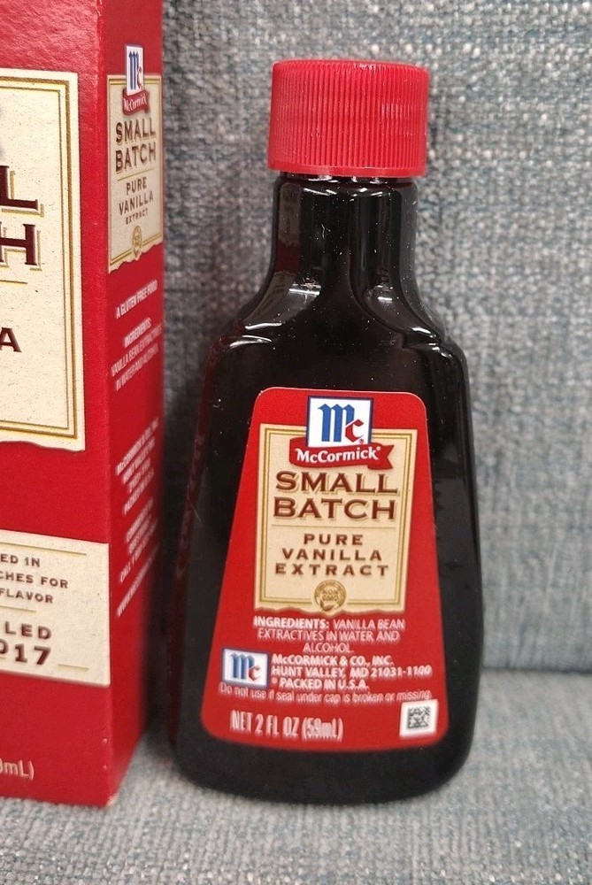McCormick PURE VANILLA EXTRACT Small Batch W/ MADAGASCAR BOURBON VANILLA 2 OZ