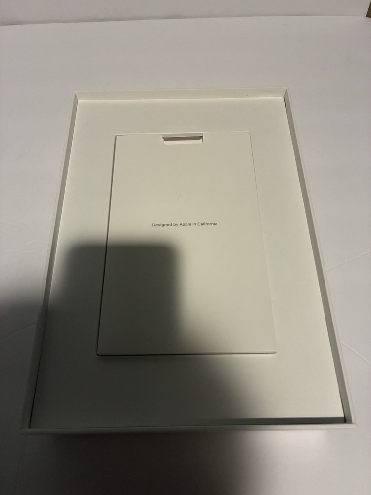 Apple iPad 9th Gen 64GB Space Gray Excellent Condition + Box