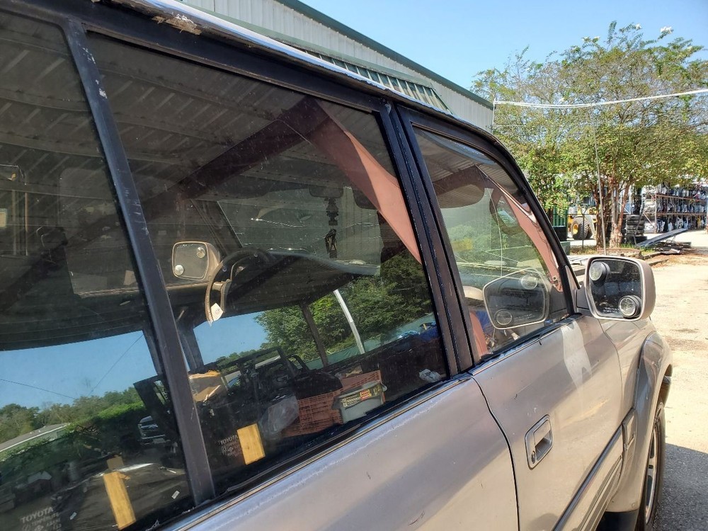 1997 Lexus LX450 OEM 08190-00921 Security System Control