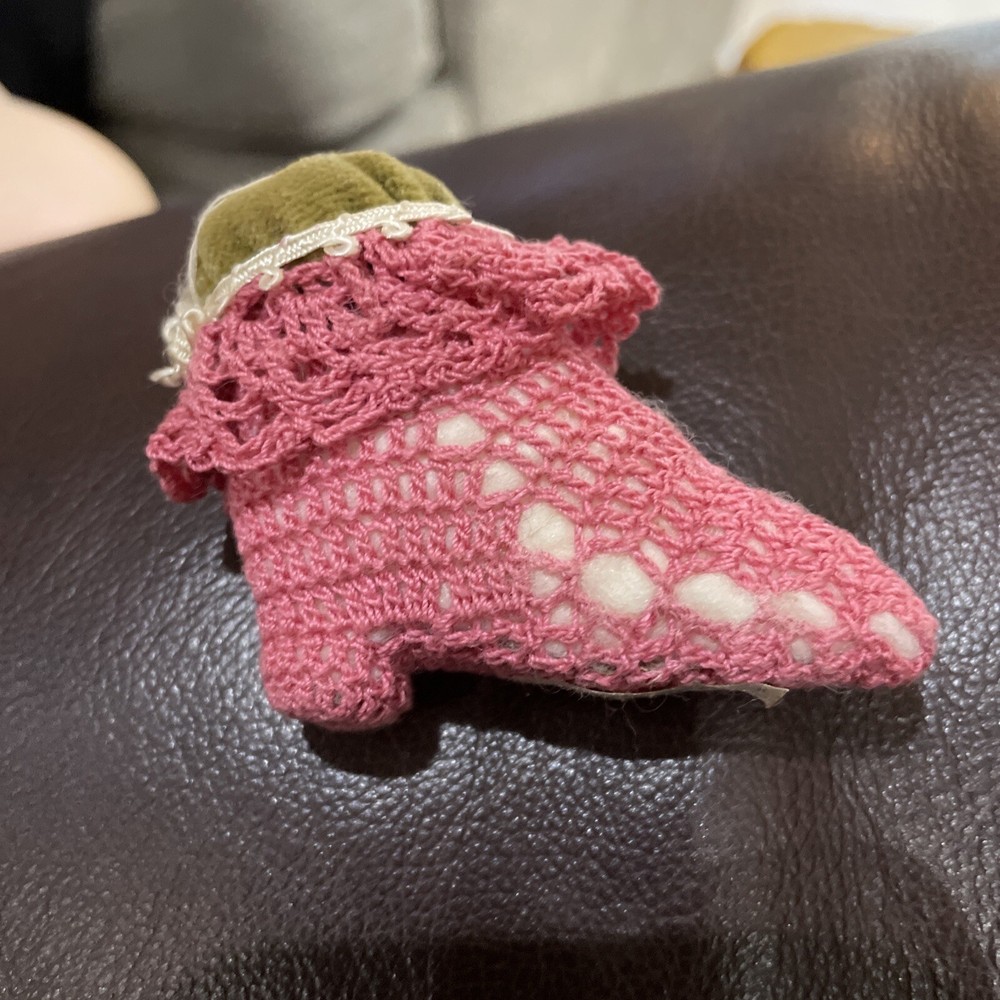Vintage Susan Bates Pin Cushion