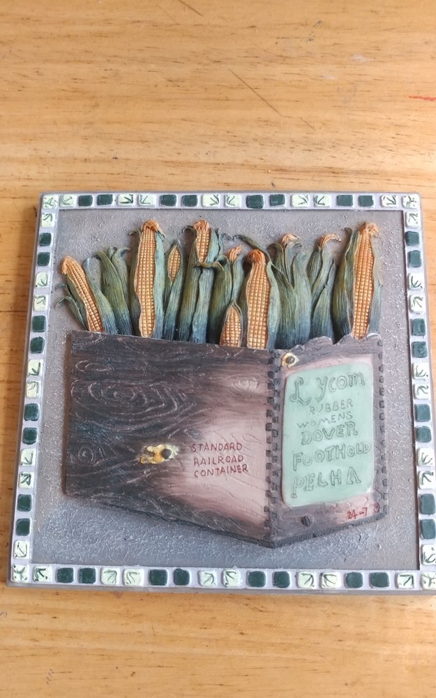 TILE WALL PLAQUE HANGING OF CORN IN CRATE